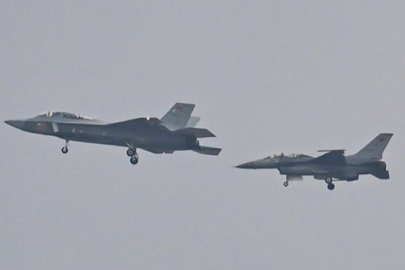 Milli Savaş Uçağı KAAN ve F-16 Yan Yana Uçtu