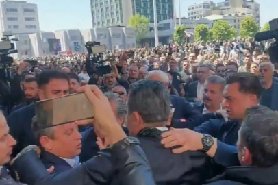 Özgür Özel'e Cenaze Töreni  çıkışı Yumruklu saldırı