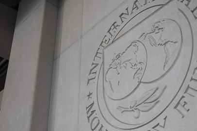 IMF küresel ekonomik büyüme tahminlerini yükseltti